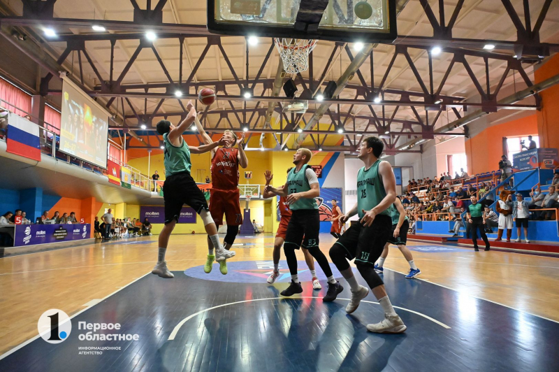 Челябинский баскетбольный клуб дал бой «Уралмашу» в повторном контрольном матче