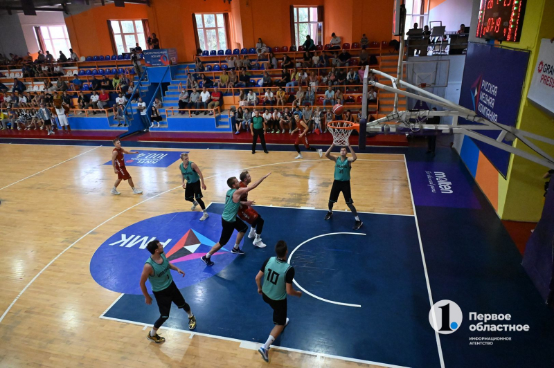 Челябинский баскетбольный клуб дал бой «Уралмашу» в повторном контрольном матче
