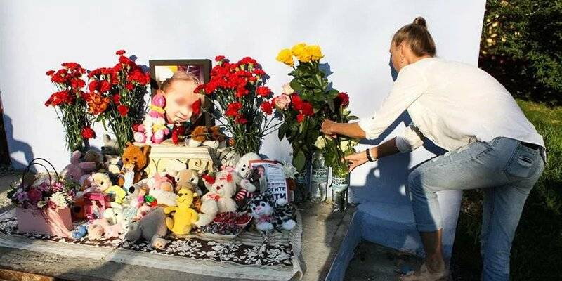 <br />
Известны дата и место похорон убитой 9-летней школьницы Насти Муравьевой из Тюмени                