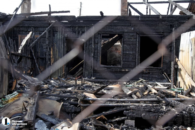 «Нам нужна крыша над головой»: жительница сгоревшего барака в Чурилово просит помощи администрации