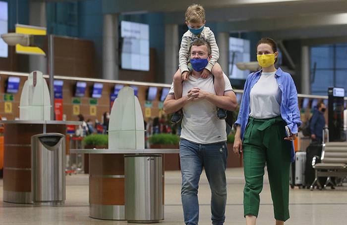 <br />
С августа 2021 года российские семьи могут купить льготные авиабилеты                