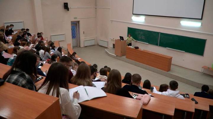 <br />
Свободные места есть: в каких российских университетах объявлен недобор в 2021 году                