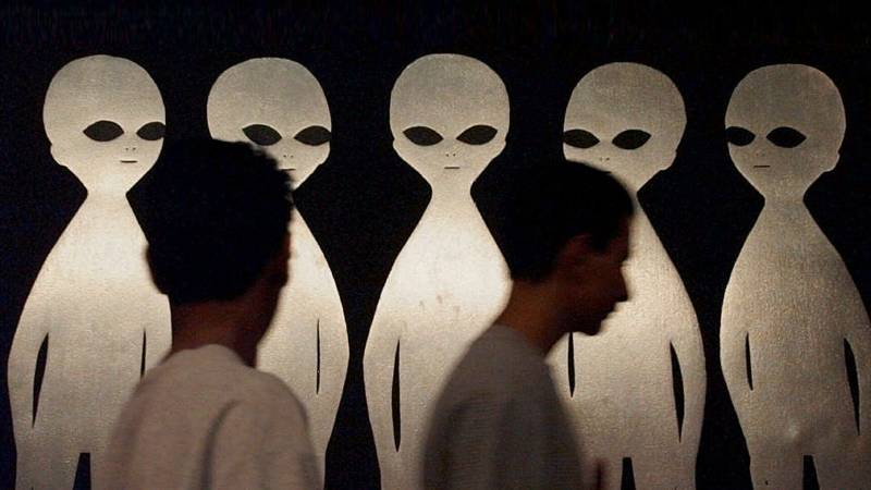 <br />
Тоннель из будущего: ученые допускают, что НЛО пилотируют наши потомки                