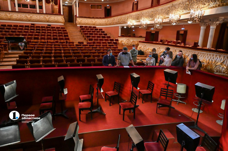 В Челябинском театре оперы и балета появился уникальный дирижерский пульт