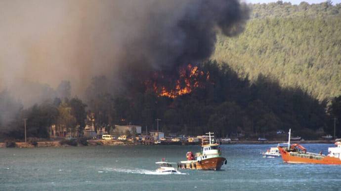 <br />
В результате лесных пожаров в Турции пострадали 78 населенных пунктов на юге страны                