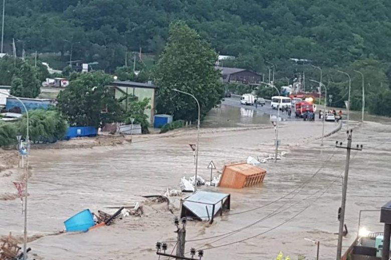 <br />
В результате наводнений в Краснодарском крае пострадали свыше 1300 домов                