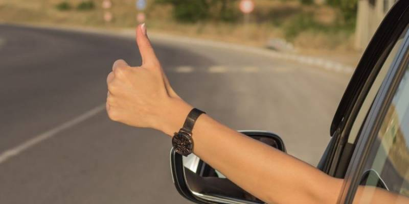 <br />
Значение водительских сигналов и жестов, используемых во время движения                