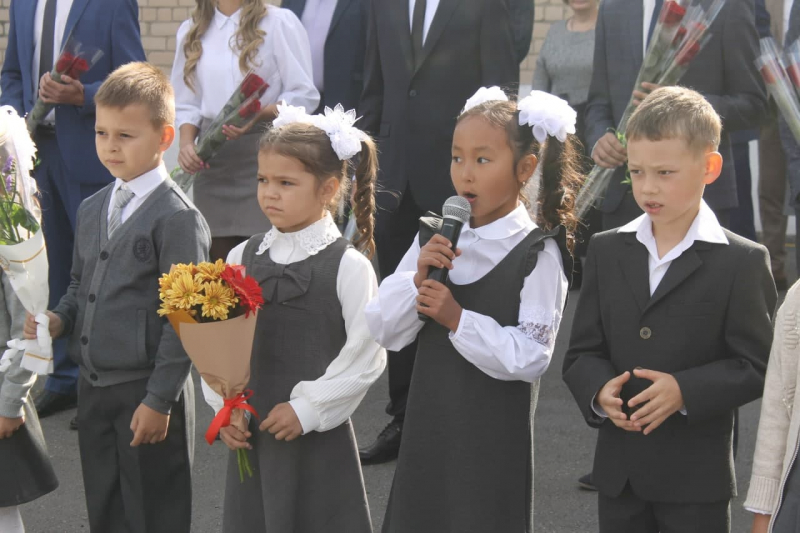 Челябинская область отмечает День знаний: лучшие моменты с линеек в школах всего региона