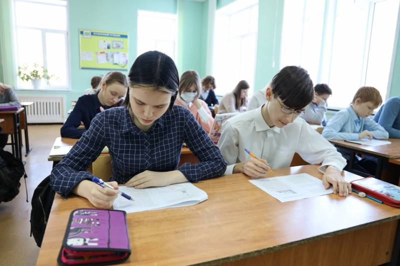 <br />
Когда отменят контрольные работы в школах России и какие изменения планируется внести в образовательный процесс                