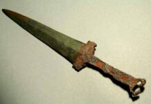 На пункте приема металлолома в Красноярском крае обнаружили меч железного века