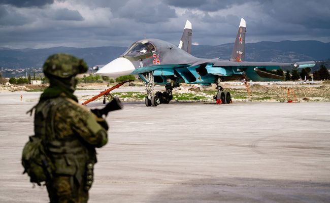 Российскую базу Хмеймим атаковали боевики в Сирии