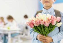 В 2021 году День учителя российские учителя отпразднуют 5 октября