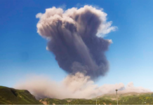 В Испании началось извержение вулкана, людей срочно эвакуируют в безопасное место