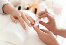 В какие дни по лунному календарю лучше всего делать маникюр в октябре 2021 года