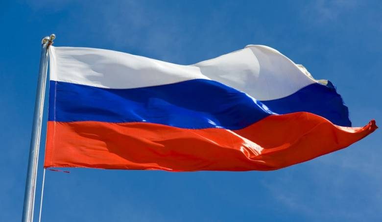 <br />
В Министерстве просвещения предложили поднимать в школах флаг России                