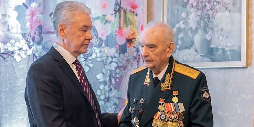 <br />
Ветераны ВОВ получат повышенную выплату к годовщине сражения за Москву                