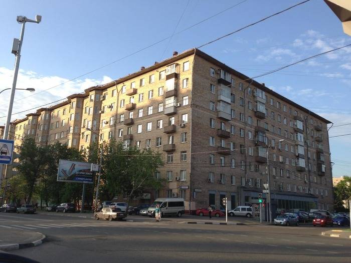 <br />
Большие комнаты и звукоизоляция: как строили дома в СССР в период между «сталинками» и «хрущёвками»                