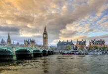 «Джентльмены, не найдется газетки?»: «Газпром» оставил Англию без туалетной бумаги