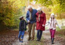 Красивые поздравления с Днем бабушек и дедушек