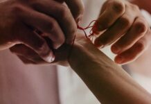 Почему на День Харитины, отмечаемый 18 октября, красную нить использовали как оберег от недугов и нечисти