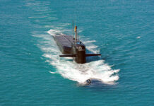 Подлодка ВМС США столкнулась с неизвестным объектом