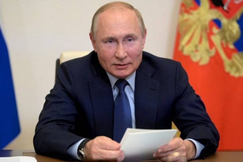 <br />
Президент Путин прокомментировал свой кашель во время совещания                