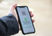 QR-код вакцинации: как его получить и какие документы понадобится предъявить в общественных местах