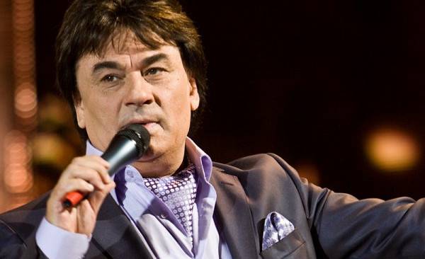 <br />
У певца Александра Серова поражено 75% легких: как себя сейчас чувствует исполнитель                