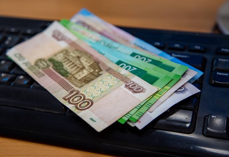 <br />
В ЦБ рассказали, когда поступит в обращение новая 100-рублевая банкнота                