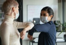 В Москве вводится облегченный формат домашнего режима для пенсионеров старше 65 лет