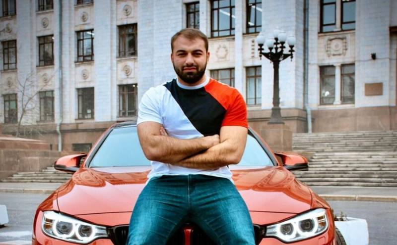 <br />
Автоблогер Саид Губденский разбился насмерть на Кутузовском                
