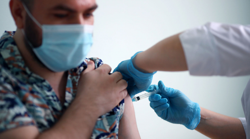 Чем так хорош «КовиВак» и почему его берегут для «элит»: Правду о «редкой» вакцине рассказал врач