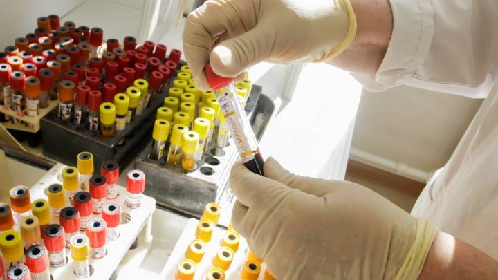 <br />
Депутаты планируют одобрить QR-коды для людей с высоким титром антител                