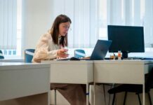 Дистанционное обучение в вузах в ноябре 2021 года: как будут учиться российские студенты