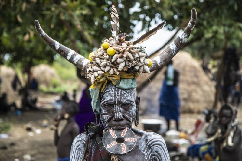 <br />
Как живет эфиопское племя «духов тьмы» и о чем стоит знать туристам, которые хотят посетить мурси                