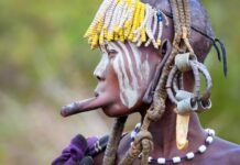 Как живет эфиопское племя «духов тьмы» и о чем стоит знать туристам, которые хотят посетить мурси