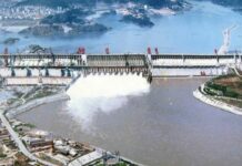 Китай запустил самый крупный в мире лифт для транспортировки кораблей через реки и плотины