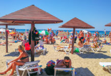 Куда поехать отдыхать на море летом?