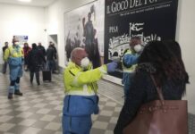 Надежда не оправдалась: эпидемия коронавируса в вакцинированных странах продолжается