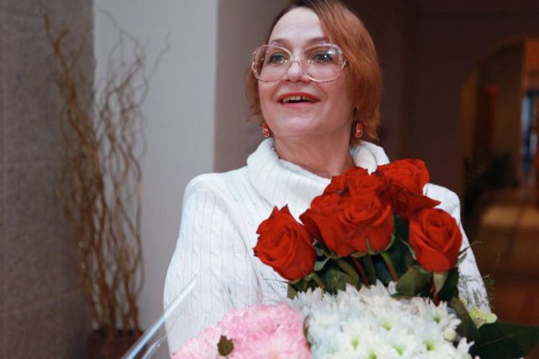 <br />
Народная артистка Нина Русланова умерла после продолжительной болезни                