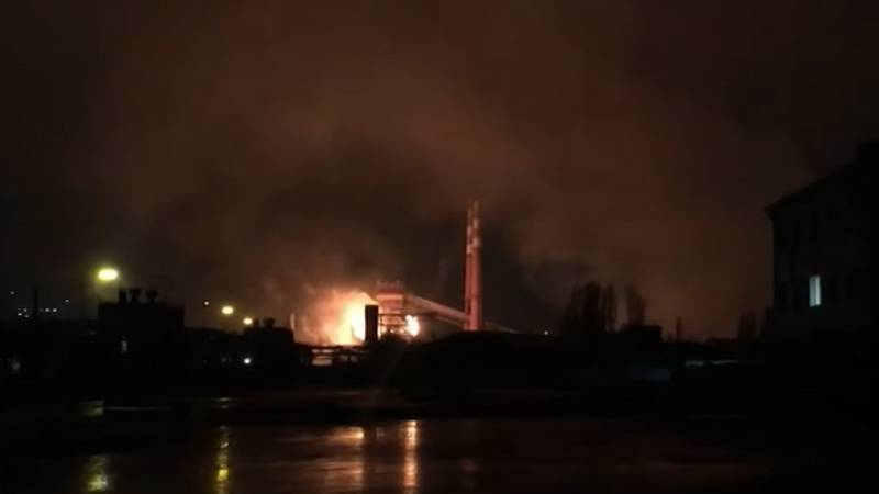 <br />
Ночью Новолипецкий металлургический комбинат сотряс взрыв: что известно об инциденте                