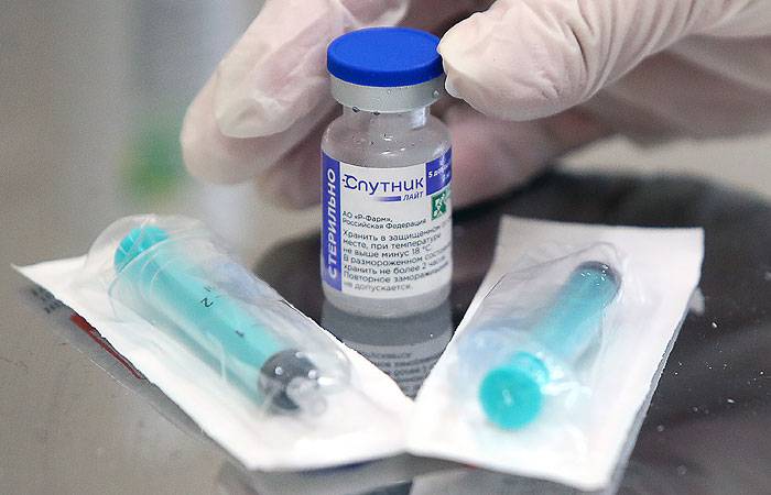 <br />
Проводят ли сейчас вакцинацию «Спутником Лайт» в России и где есть этот препарат                