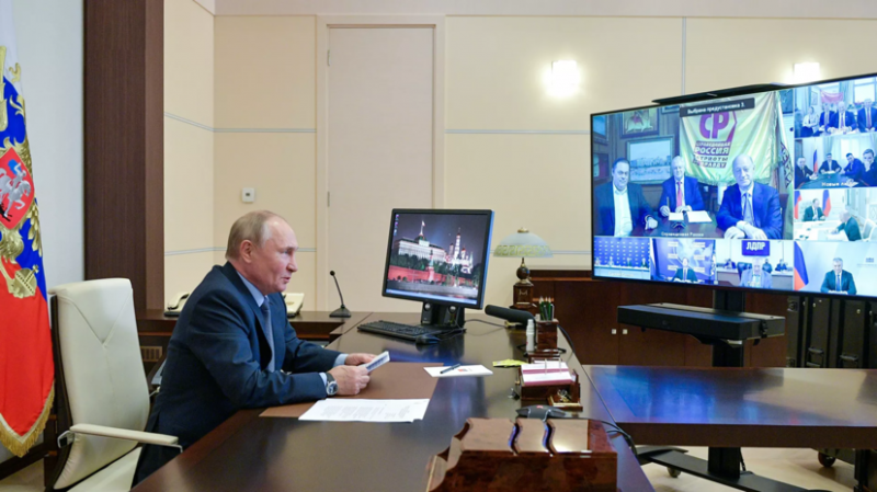 Путин призвал повышать безопасность и «цифровизацию» перевозок