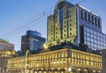 ТЦ «Смоленский пассаж 2» открылся в Москве во время локдауна