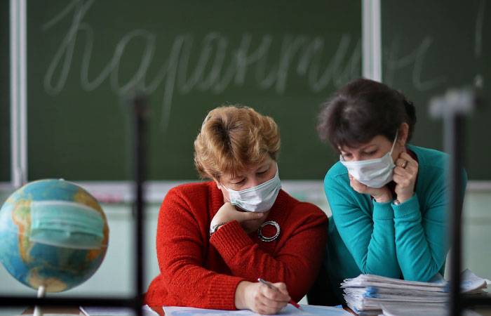 <br />
В российских школах продлили антиковидные меры до 2024 года                