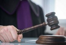 Зачем судья стучит молотком: какую роль в этом сыграли масоны и шумеры