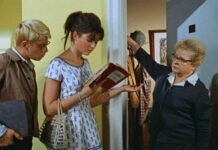 Зачем в СССР устанавливали входные двери, которые открывались внутрь дома