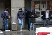 Жители Сосенского поселения в Новой Москве просят оградить их от мигрантов