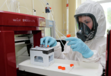 Биолог объяснила быстроту создания вакцин от COVID-19