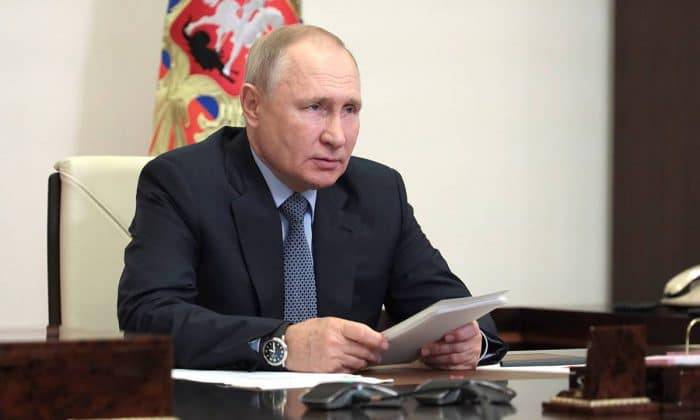<br />
Будут выплаты или нет и кто получит от Путина по 15 000 рублей                